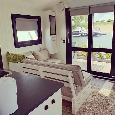 Houseboat In Lathumse Plas For A Couple Lathum