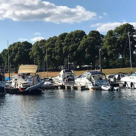 Botel Houseboat In Lathumse Plas For A Couple