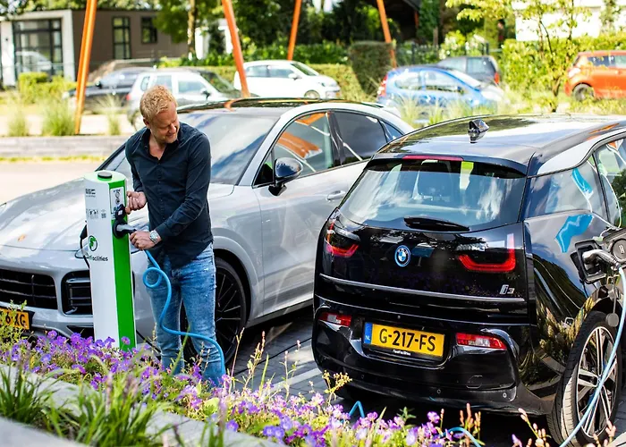 Houseboat In Lathumse Plas For A Couple