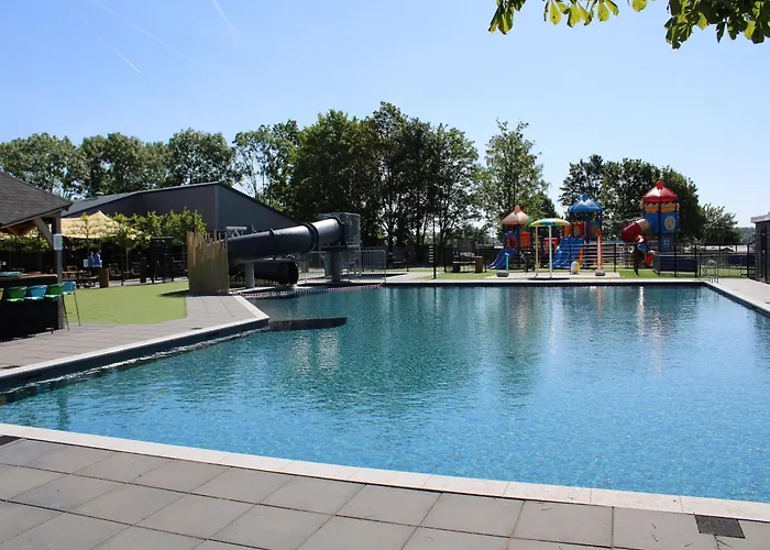 Houseboat In Lathumse Plas For A Couple Lathum