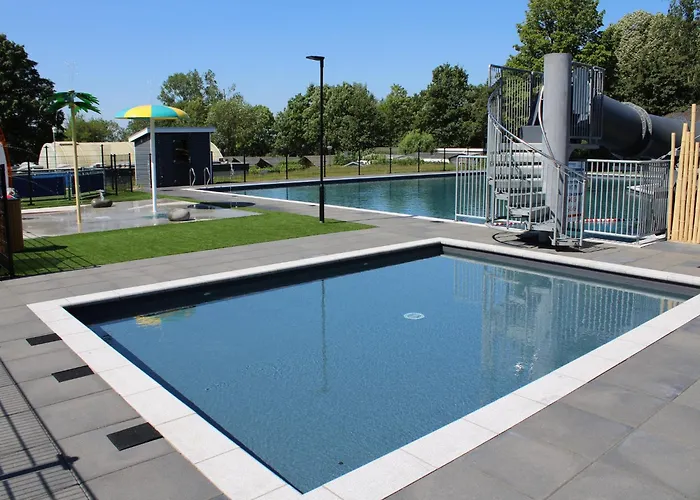 Botel Houseboat In Lathumse Plas For A Couple