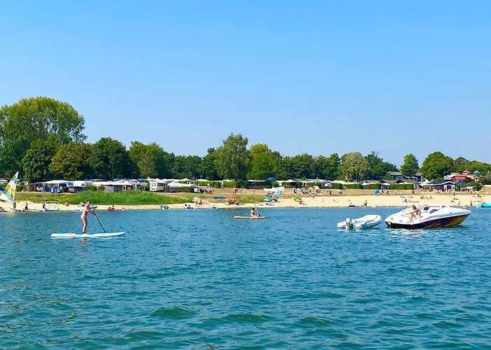 Houseboat In Lathumse Plas For A Couple Πλωτό κατάλυμα Lathum