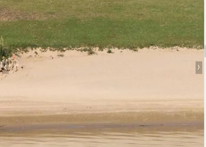 Houseboat In Lathumse Plas For A Couple