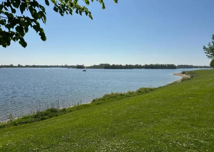 Botel Houseboat In Lathumse Plas For A Couple Lathum
